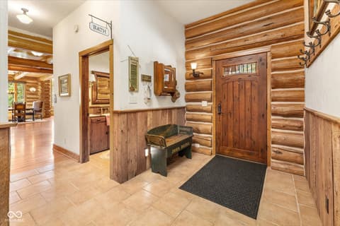 Foyer at 7839 W Bellsville Pike, Nashville, IN