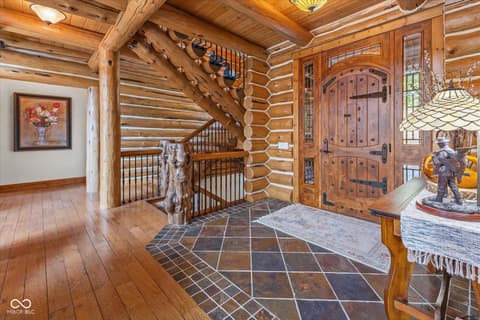 Foyer at 7839 W Bellsville Pike, Nashville, IN