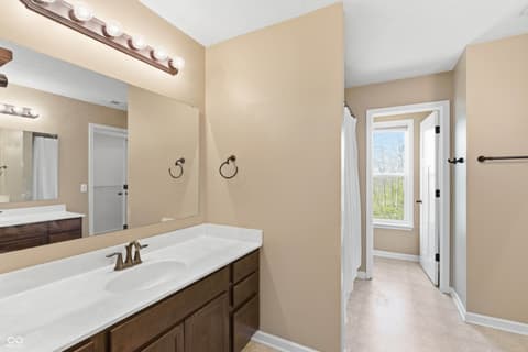 Photo of 875 Harvest Ridge Drive, Avon, IN