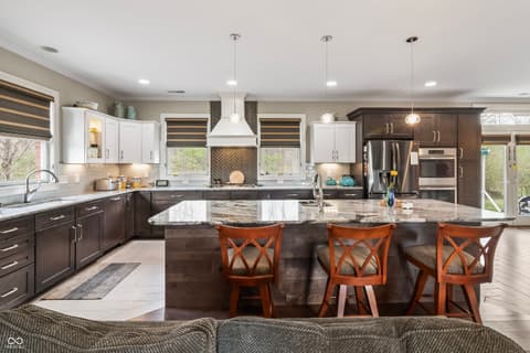 Photo of 8928 Carriage Lane, Indianapolis, IN