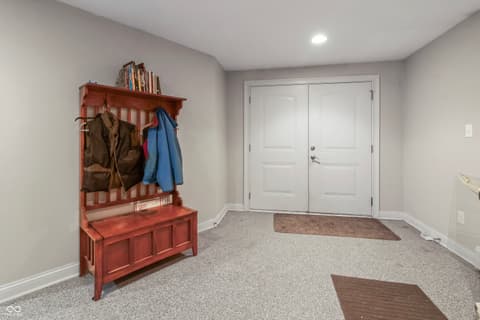 Photo of 8928 Carriage Lane, Indianapolis, IN
