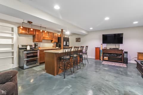 Photo of 8928 Carriage Lane, Indianapolis, IN