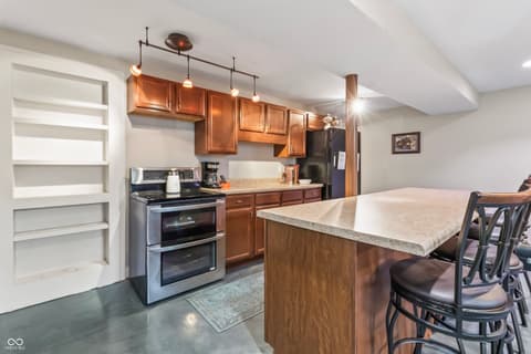 Photo of 8928 Carriage Lane, Indianapolis, IN