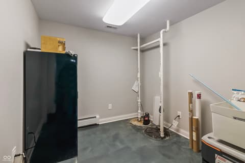 Photo of 8928 Carriage Lane, Indianapolis, IN