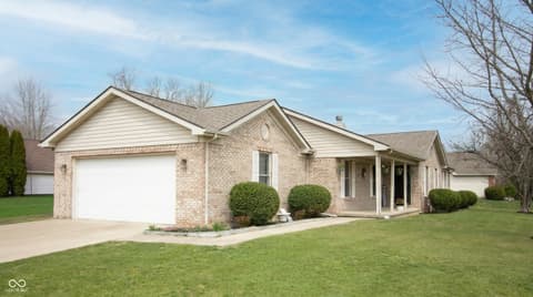 Front exterior at 400 Winding Brook Drive, Centerville, IN
