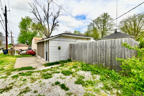 Yard at 142 S 5th Avenue, Beech Grove, IN
