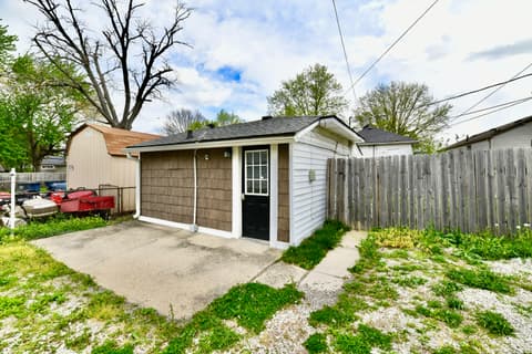 Out Buildings — 142 S 5th Avenue, Beech Grove, IN