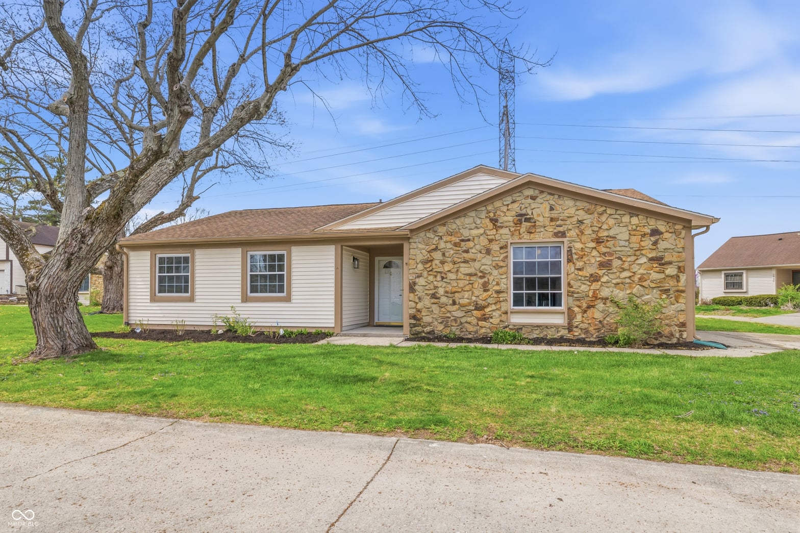 Photo of 2922 Horse Hill West Drive W, Indianapolis, IN