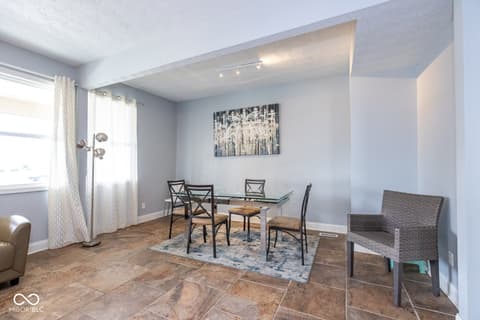 Photo of 1231 S Meridian Street, Indianapolis, IN