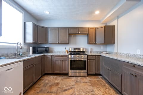 Photo of 1231 S Meridian Street, Indianapolis, IN