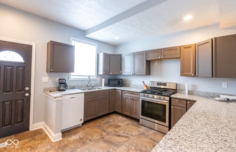 Photo of 1231 S Meridian Street, Indianapolis, IN