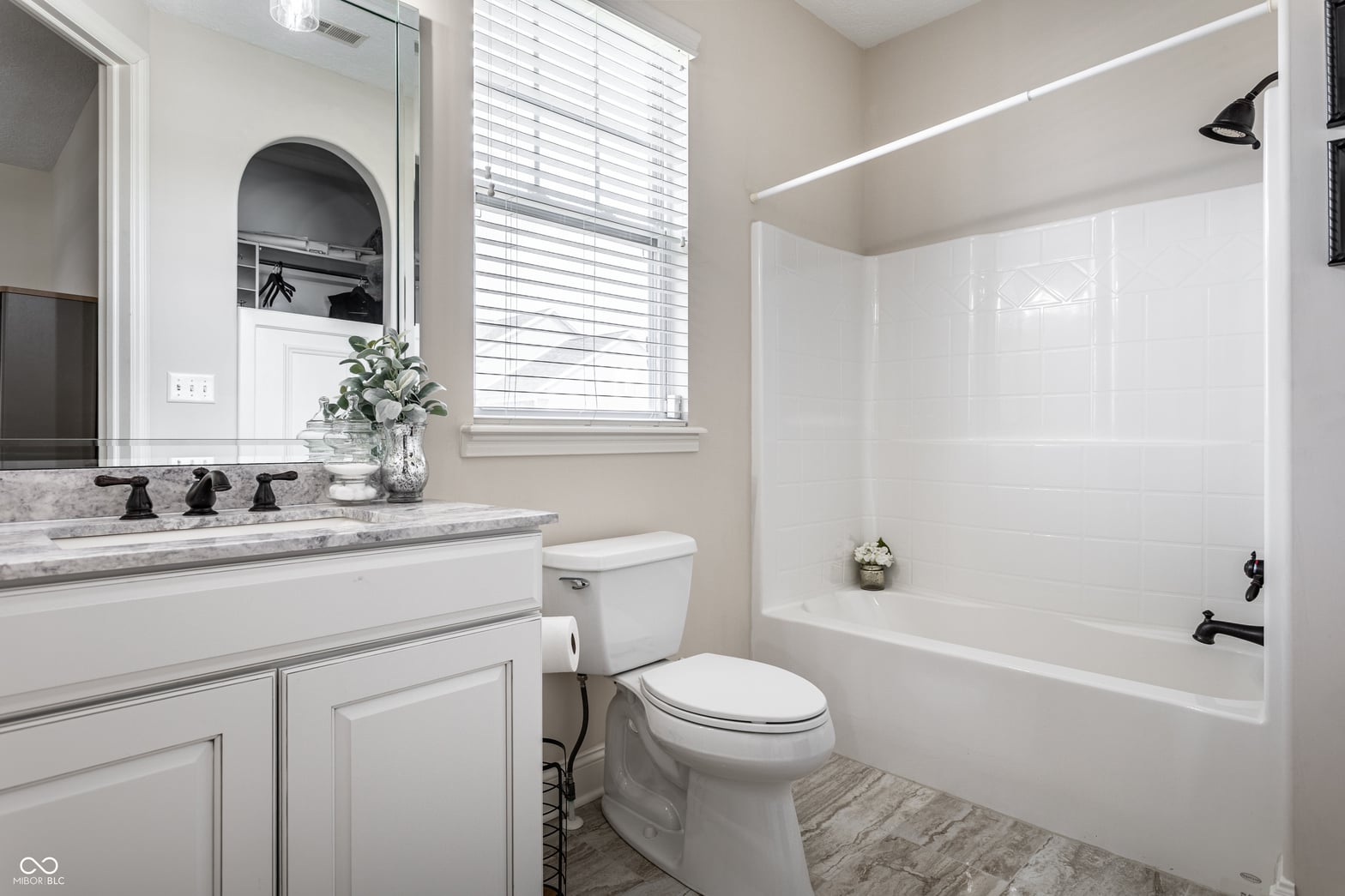 Primary bathroom at 3929 Andretti Drive, Zionsville, IN