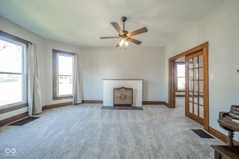 Living room at 149 N Dalton Avenue, Albany, IN