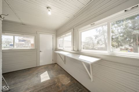 Foyer at 149 N Dalton Avenue, Albany, IN