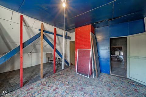 Attic — 149 N Dalton Avenue, Albany, IN