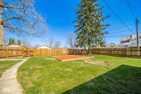 Yard at 149 N Dalton Avenue, Albany, IN
