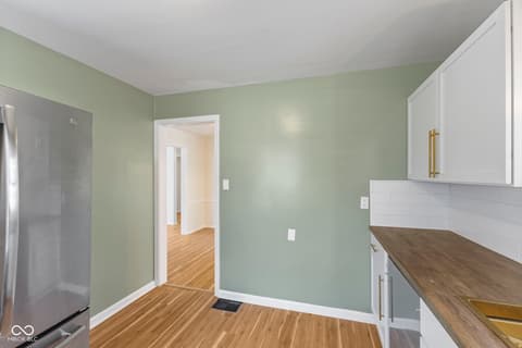 Dining room at 1718 Tulip Drive, Indianapolis, IN
