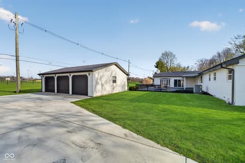 Yard at 1919 Elizaville Road, Lebanon, IN