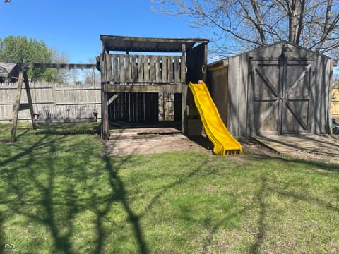 Yard at 8727 N 30th Street, Terre Haute, IN