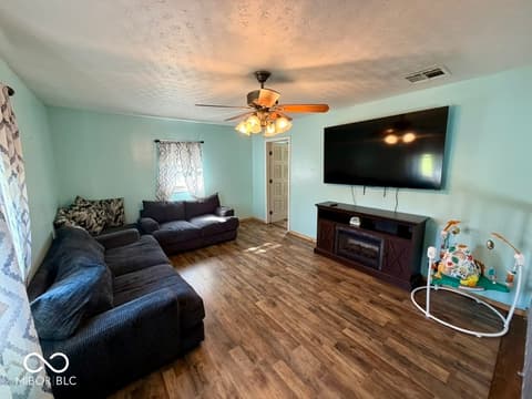 Photo of 48 W Greencastle Road, Mooresville, IN