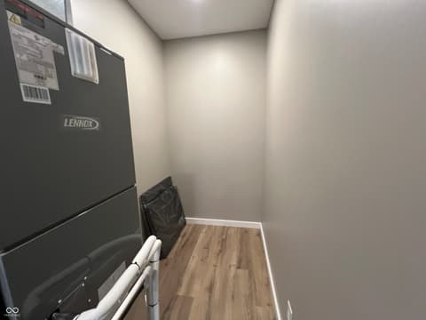 Laundry room at 4653 E Us Highway 36, Markleville, IN