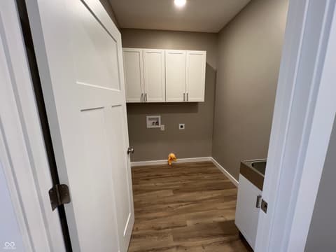 Laundry room at 4653 E Us Highway 36, Markleville, IN