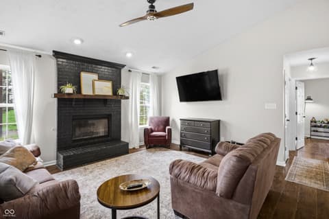 Photo of 434 Driftwood Court, Franklin, IN