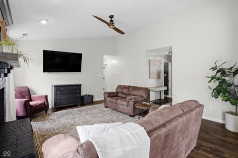 Photo of 434 Driftwood Court, Franklin, IN