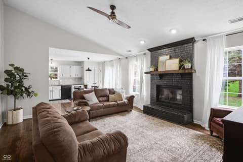 Photo of 434 Driftwood Court, Franklin, IN