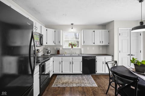 Photo of 434 Driftwood Court, Franklin, IN