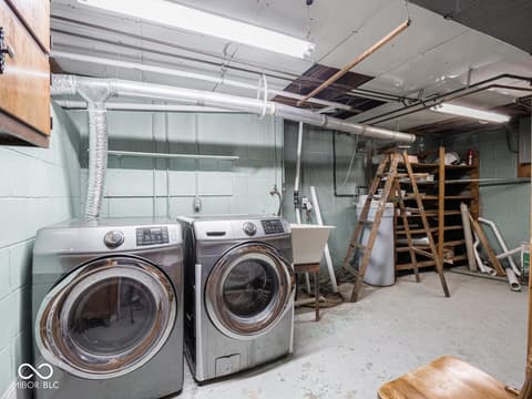 Laundry room at 2326 E Banta Road, Indianapolis, IN