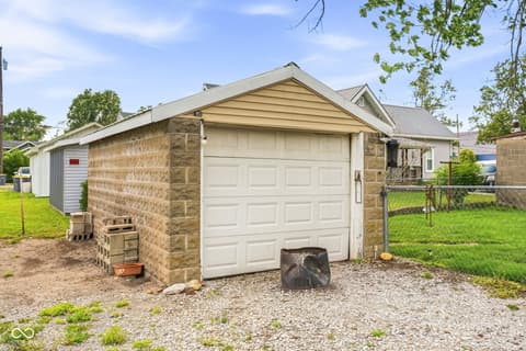 Garage at 706 S Chestnut Street, Seymour, IN