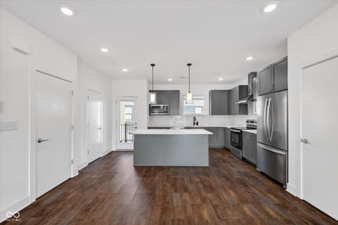 Photo of 727 N Illinois Street, Indianapolis, IN