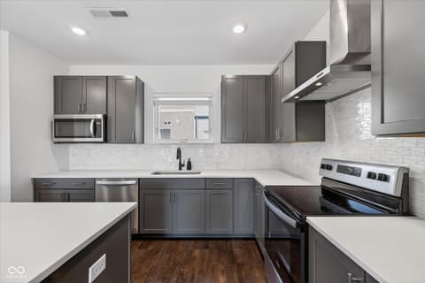 Photo of 727 N Illinois Street, Indianapolis, IN