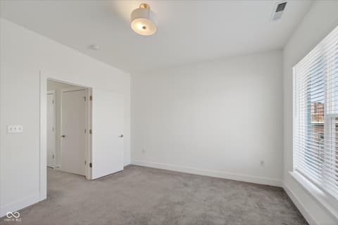 Photo of 727 N Illinois Street, Indianapolis, IN