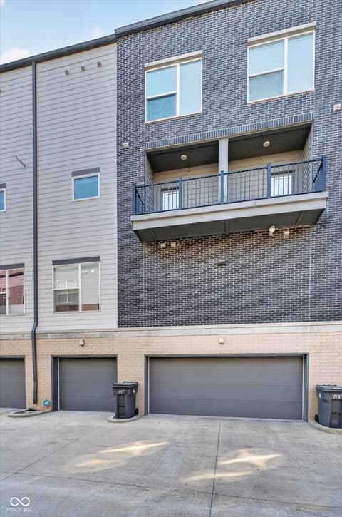 Photo of 727 N Illinois Street, Indianapolis, IN
