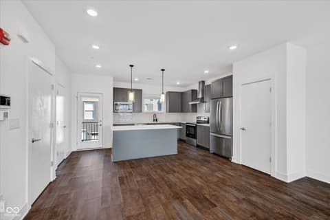 Photo of 727 N Illinois Street, Indianapolis, IN