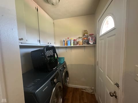 Laundry room at 731 W Stop 11 Road, Indianapolis, IN