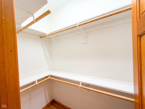 Walk In Closets — 3861 E 300 N, Crawfordsville, IN