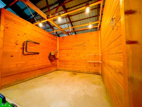 Stable — 3861 E 300 N, Crawfordsville, IN