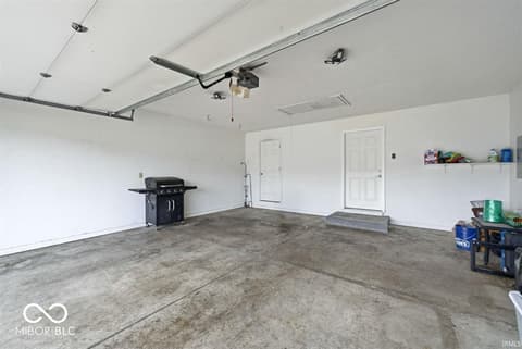Garage at 3501 W Wheatfield Lane, Muncie, IN