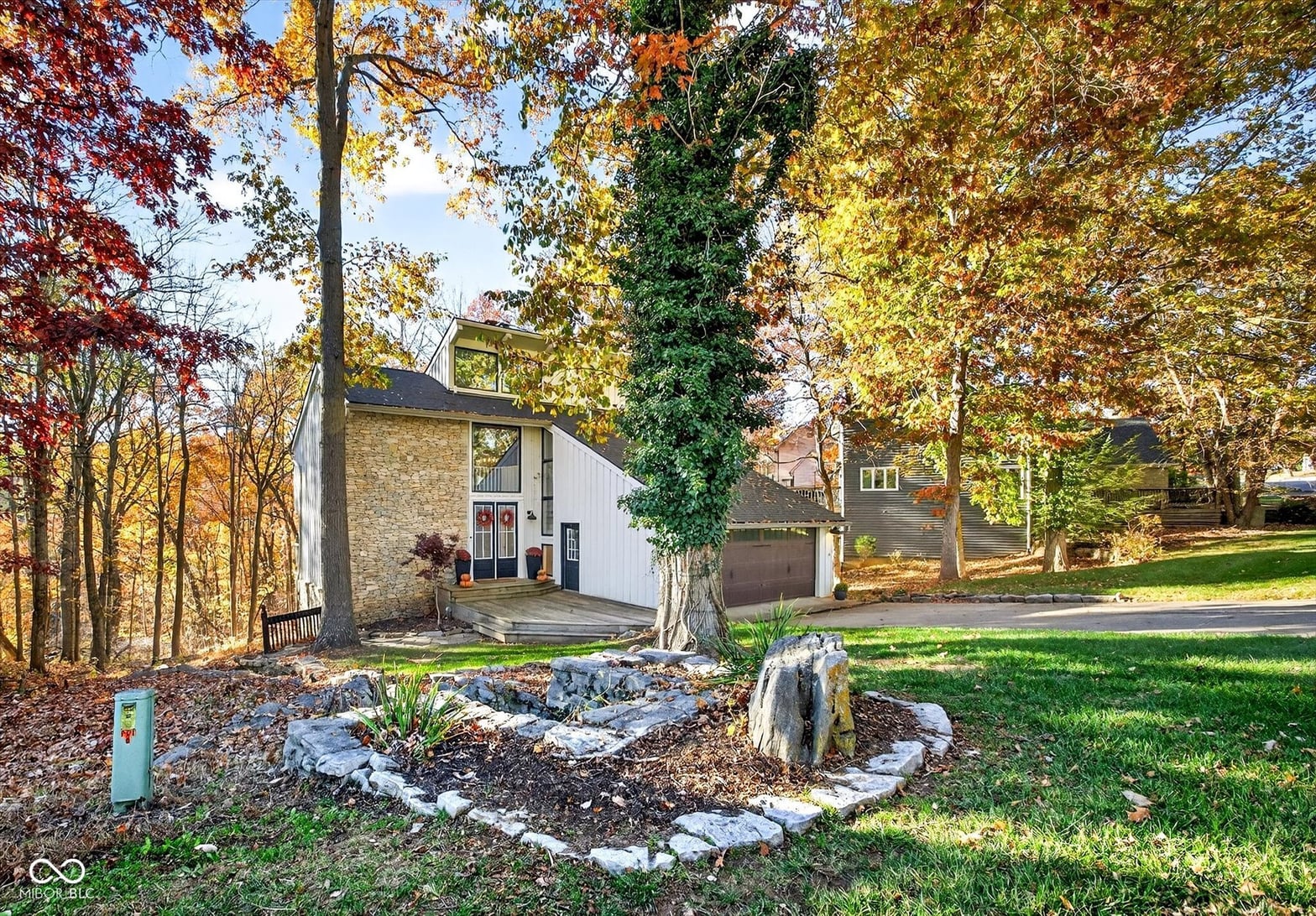 Photo of 9428 S Harbour Pointe Drive, Bloomington, IN