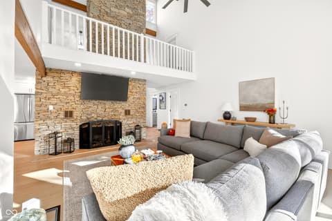 Photo of 9428 S Harbour Pointe Drive, Bloomington, IN