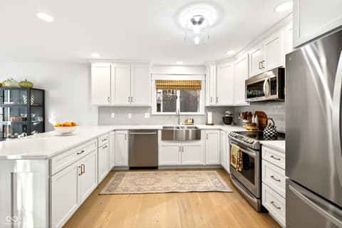 Photo of 9428 S Harbour Pointe Drive, Bloomington, IN