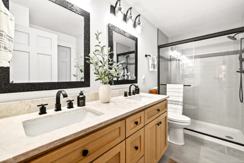 Photo of 9428 S Harbour Pointe Drive, Bloomington, IN