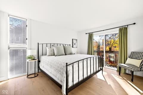 Photo of 9428 S Harbour Pointe Drive, Bloomington, IN