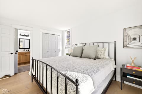 Photo of 9428 S Harbour Pointe Drive, Bloomington, IN
