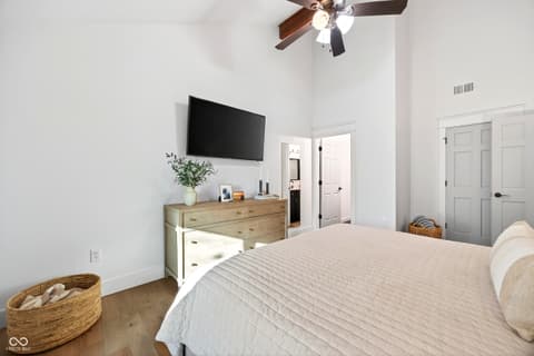 Photo of 9428 S Harbour Pointe Drive, Bloomington, IN