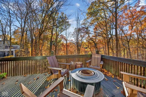 Photo of 9428 S Harbour Pointe Drive, Bloomington, IN