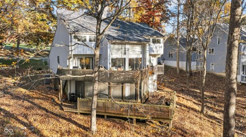 Photo of 9428 S Harbour Pointe Drive, Bloomington, IN